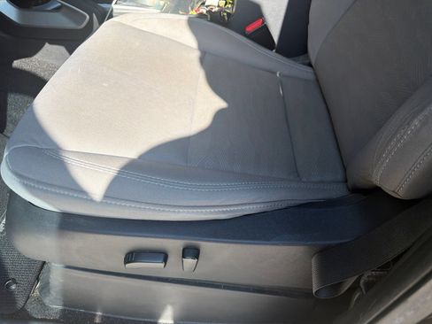 Used 2022 Nissan Frontier SV RWD image 11