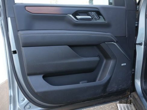 Used 2026 GMC Yukon Denali w/ Sun & Power Step Package RWD image 12