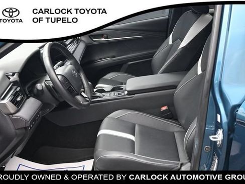 Used 2025 Toyota Camry SE FWD image 15