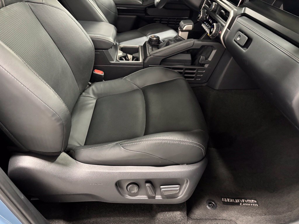 Used 2026 Toyota 4Runner Limited AWD/4WD image 59