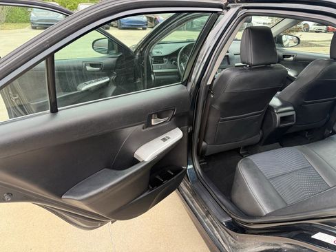 Used 2012 Toyota Camry SE image 10