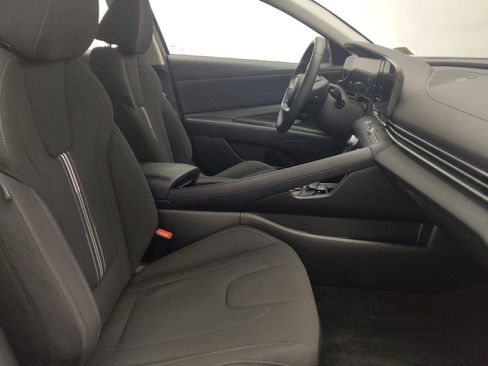 Used 2023 Hyundai Elantra SEL w/ Convenience Package FWD image 21