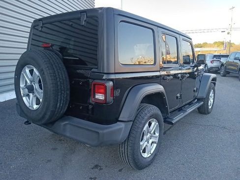 Used 2022 Jeep Wrangler Unlimited Sport S image 3