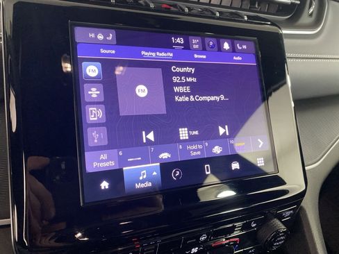 Used 2025 Jeep Grand Cherokee Laredo X w/ Luxury Tech Group I image 3