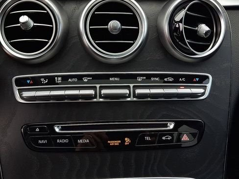 Used 2018 Mercedes-Benz GLC 300 GLC 300 image 16