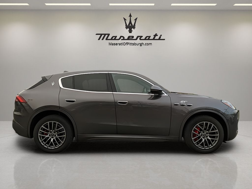 Used 2023 Maserati Grecale Modena AWD/4WD image 4