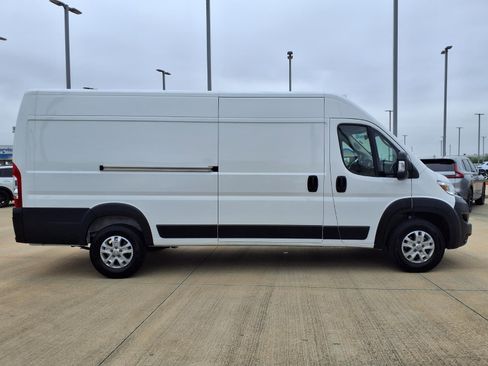 Used 2026 RAM ProMaster 3500 w/ Quick Order Package 22G SLT FWD image 8