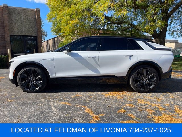 Used 2024 Cadillac Lyriq Sport AWD/4WD image 2