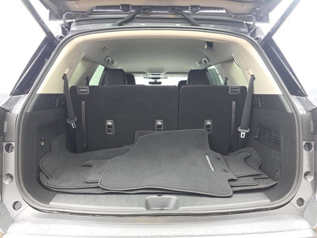 New 2026 Nissan Pathfinder SL FWD image 12