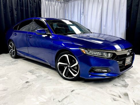Used 2018 Honda Accord Sport image 4