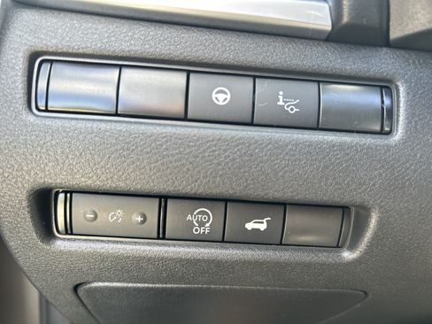 Used 2023 Nissan Rogue Platinum w/ Platinum Premium Package AWD/4WD image 32