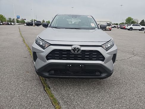 Used 2022 Toyota RAV4 LE image 4