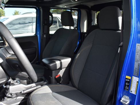 Used 2024 Jeep Gladiator Sport image 26