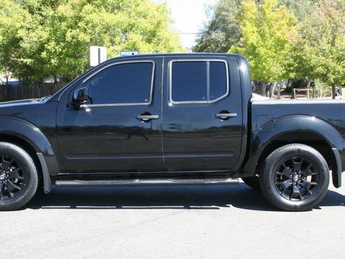 Used 2018 Nissan Frontier SV w/ Value Truck Package RWD image 8