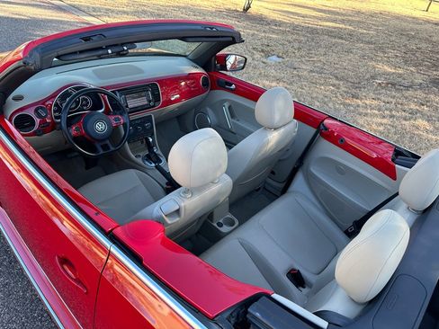 Used 2014 Volkswagen Beetle 2.5 image 28