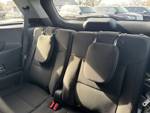 Used 2023 Ford Explorer XLT image 12