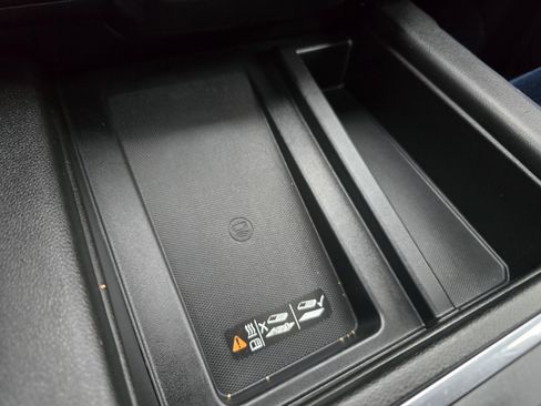 Used 2021 Chevrolet Silverado 1500 High Country w/ Technology Package image 35