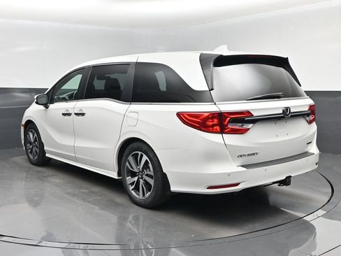 Used 2021 Honda Odyssey Touring image 4