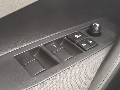 Used 2025 Toyota Corolla LE image 26