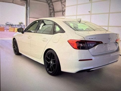 Used 2023 Honda Civic Sport image 4