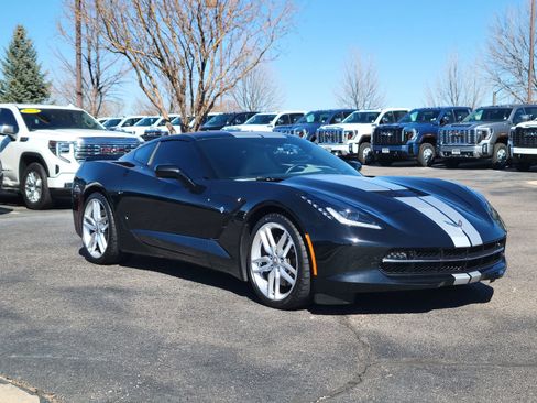 Used 2019 Chevrolet Corvette Stingray Coupe RWD image 1