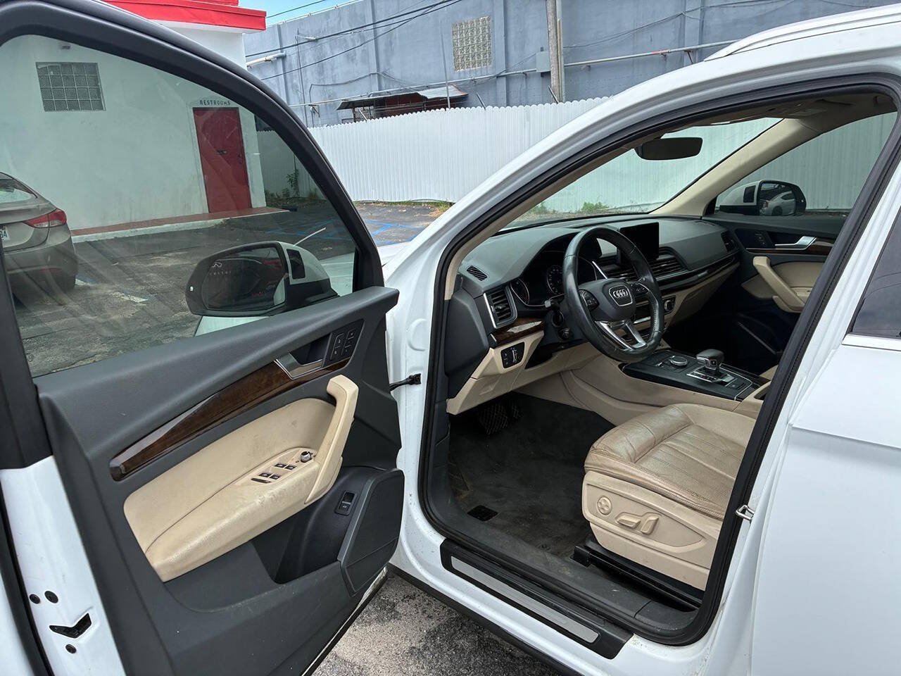 Used 2018 Audi Q5 2.0T Premium Plus w/ Premium Plus Package AWD/4WD image 6