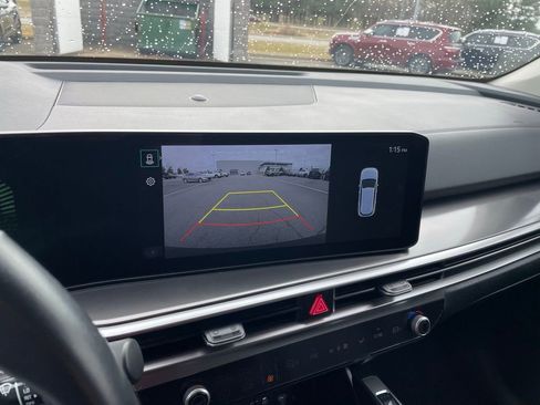 Used 2025 Kia Sorento S image 17