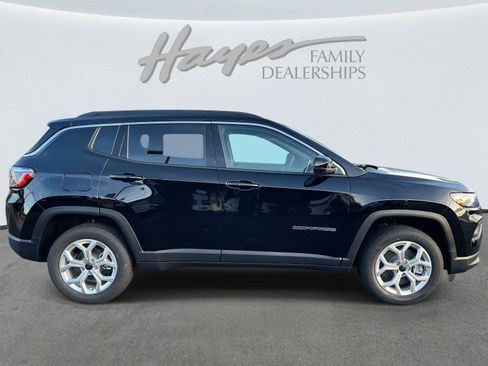 New 2026 Jeep Compass Latitude image 6