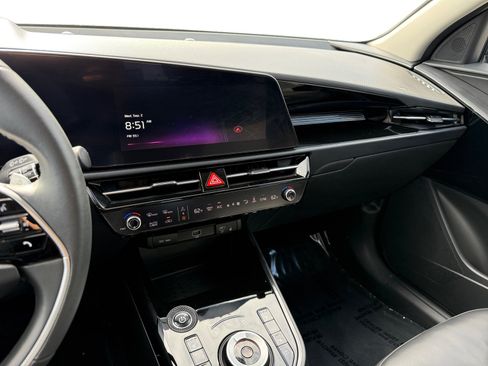 Used 2024 Kia Niro Wind FWD image 12