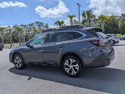 Used 2022 Subaru Outback Limited image 5
