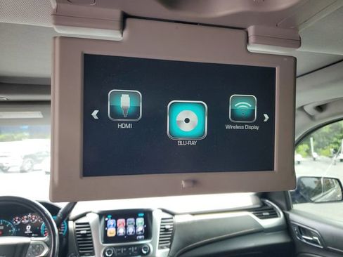 Used 2018 Chevrolet Tahoe Premier RWD image 17