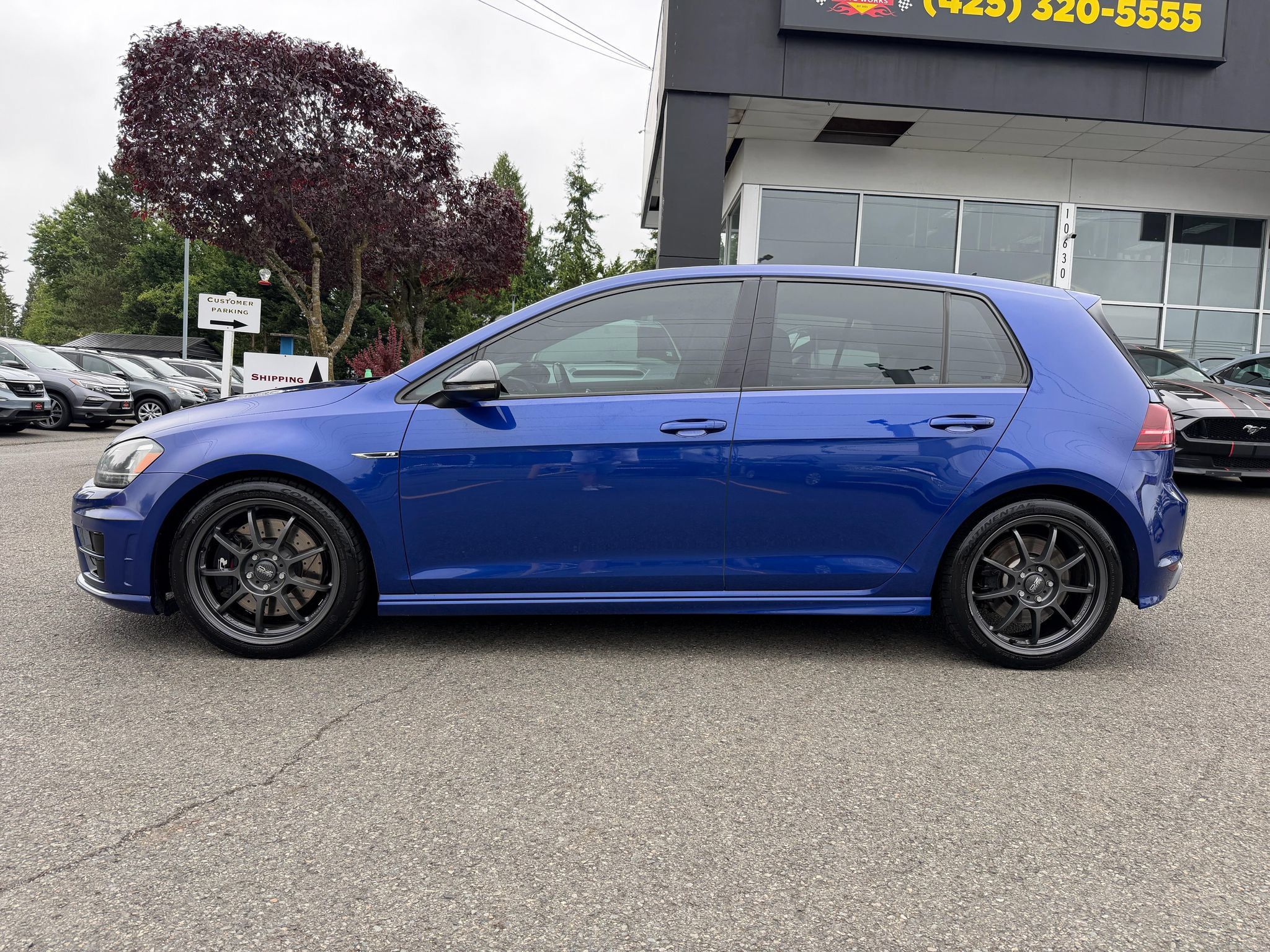 Used 2017 Volkswagen Golf 4-Door AWD/4WD image 3