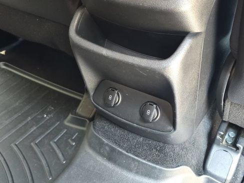 Used 2019 Hyundai Santa Fe SEL FWD image 18