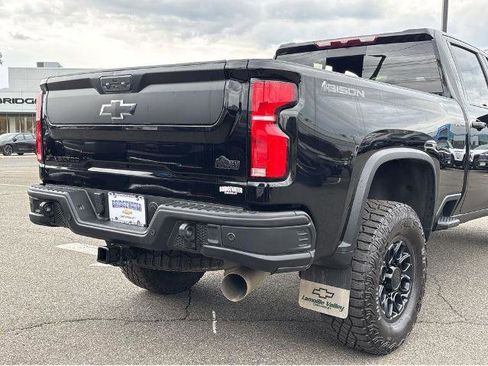 Used 2024 Chevrolet Silverado 2500 ZR2 w/ ZR2 Bison Edition AWD/4WD image 11