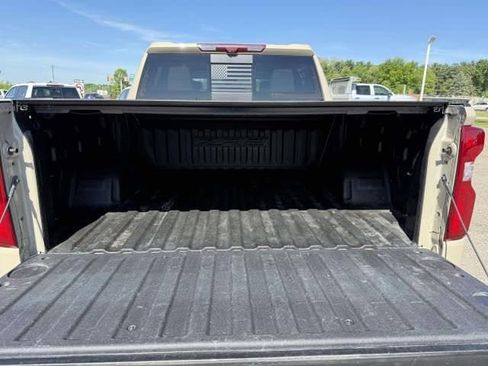 Used 2022 Chevrolet Silverado 1500 ZR2 w/ Technology Package AWD/4WD image 9