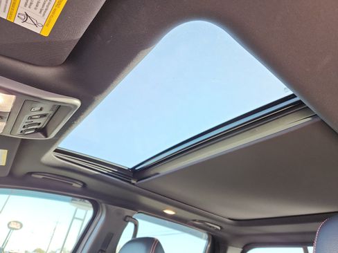 Used 2021 Nissan Titan PRO-4X w/ Pro-4x Convenience Package image 20