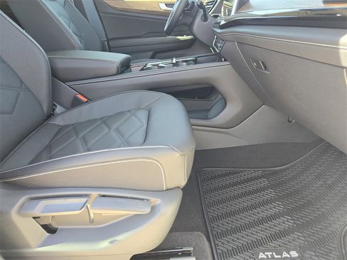 New 2026 Volkswagen Atlas SE image 11