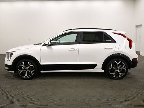 Certified 2025 Kia Niro EX Touring FWD image 4