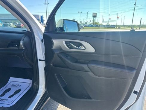 Used 2020 Chevrolet Traverse LT image 10