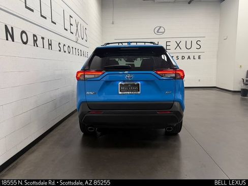 Used 2021 Toyota RAV4 XLE Premium FWD image 5