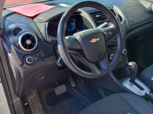 Used 2016 Chevrolet Trax LS AWD/4WD image 9