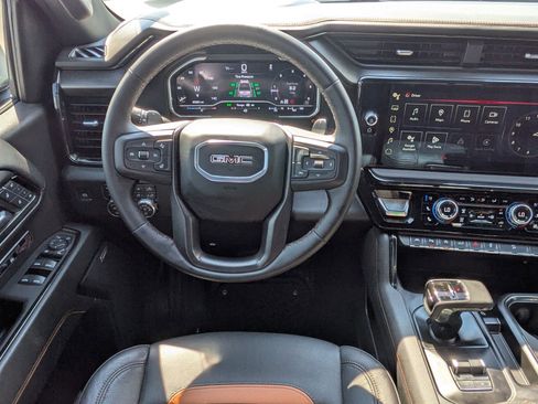 Used 2024 GMC Sierra 1500 AT4 image 32