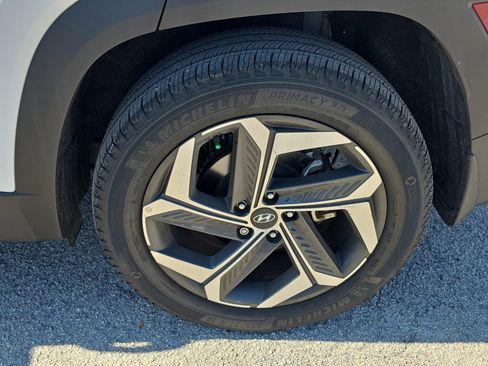 Used 2023 Hyundai Tucson Limited w/ Cargo Package image 13