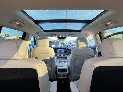 Used 2024 Mercedes-Benz GLS 450 4MATIC image 29