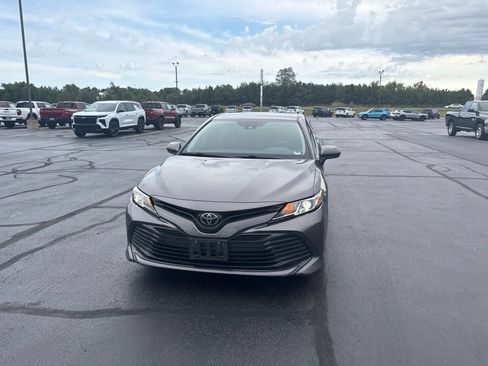 Used 2020 Toyota Camry LE FWD image 6