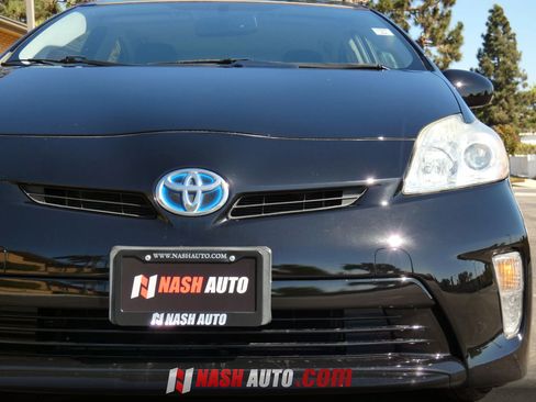 Used 2014 Toyota Prius Four w/ Solar Roof Package FWD image 16