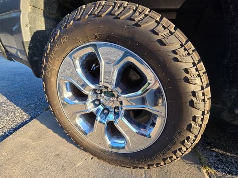 Used 2021 RAM 1500 Big Horn AWD/4WD image 17