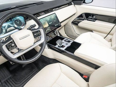 Used 2023 Land Rover Range Rover Long Wheelbase SE AWD/4WD image 16