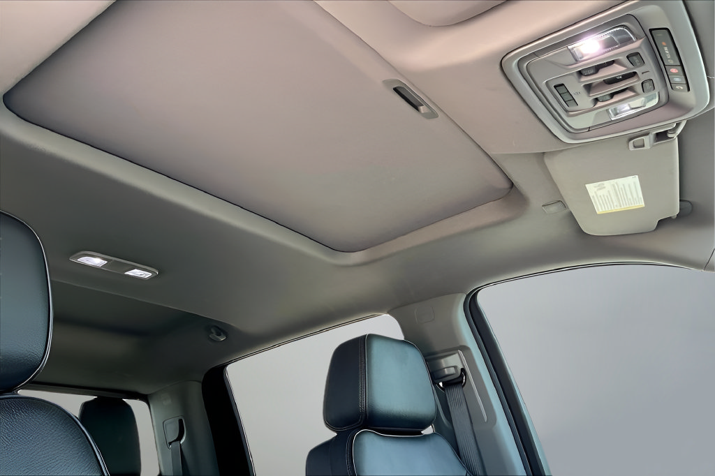 Used 2024 GMC Sierra 3500 Denali w/ Denali Reserve Package AWD/4WD image 28