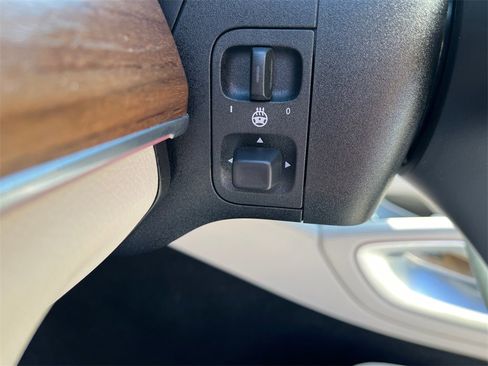 Certified 2025 Mercedes-Benz GLS 450 4MATIC image 23